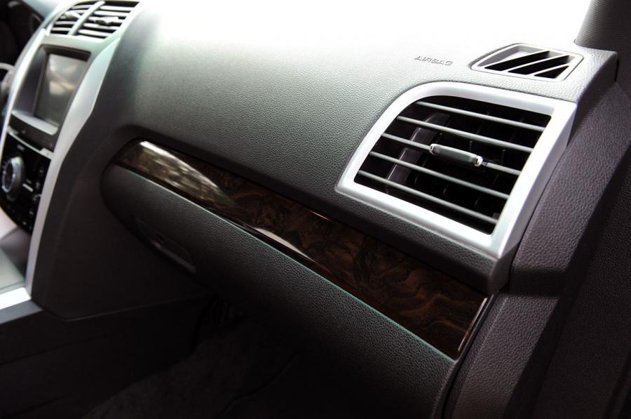  Ford Explorer 2011 года  (фото 8 из 174)